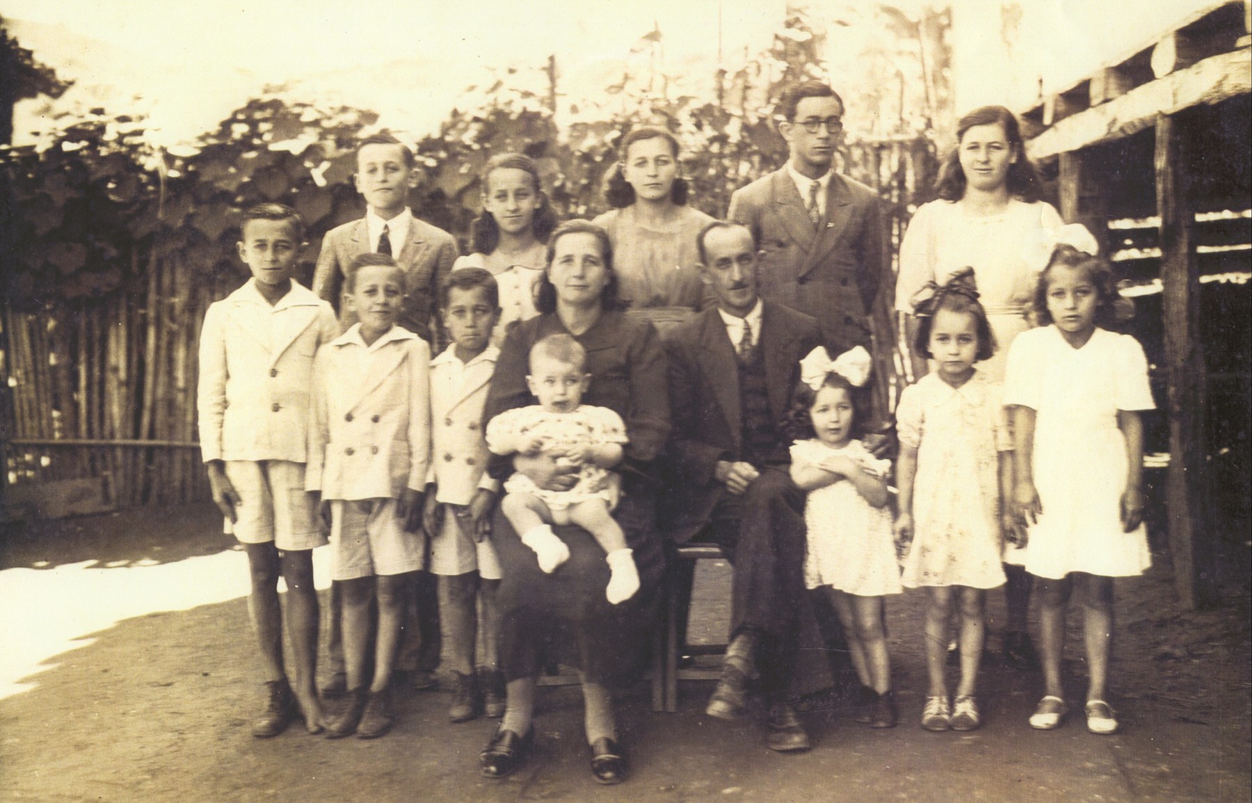 Família de Freitas Nogueira em fotografia identificada como sendo de 1941